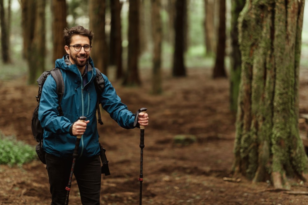 Trekking jesienią - jak ubrać się, żeby nic cię nie zaskoczyło? Z jaką ochroną jesienią w góry?