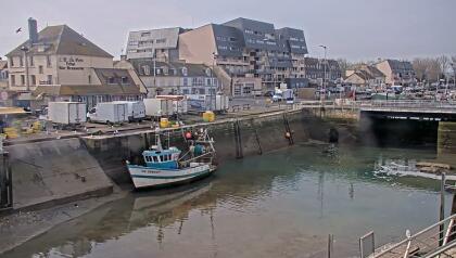 Courseulles-sur-Mer - Port, France - Webcams