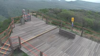 Hallasan Eoseungsaengak Webcam: WorldCam preview for the Eoseungsaengak viewpoint webcam in Hallasan National Park; open the provider page for the current camera view.